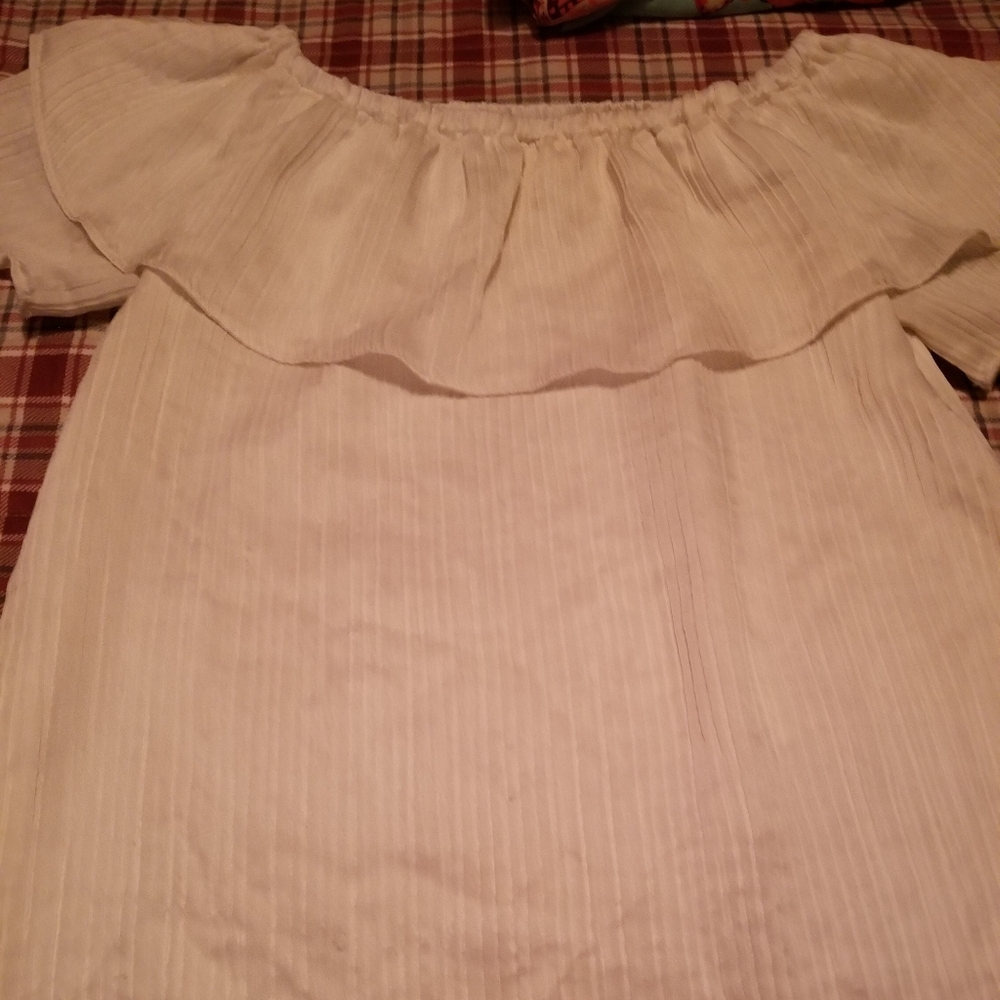 Shirt only worn once for a photo